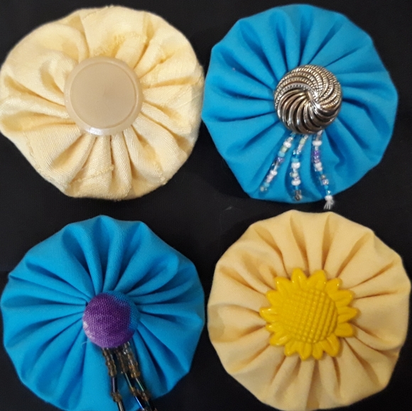 Vintage Handmade Floral Button and Fabric Brooch Pin - Blue / Yellow Bundle of 4 - Picture 6 of 6